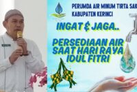 Kolase foto Dirut Perumda Tirta Sakti, Andi Tri Putra dan Banner Imbauan.