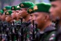 Prajurit TNI Bantu Amankan Kantor Kejaksaan di Seluruh Indonesia