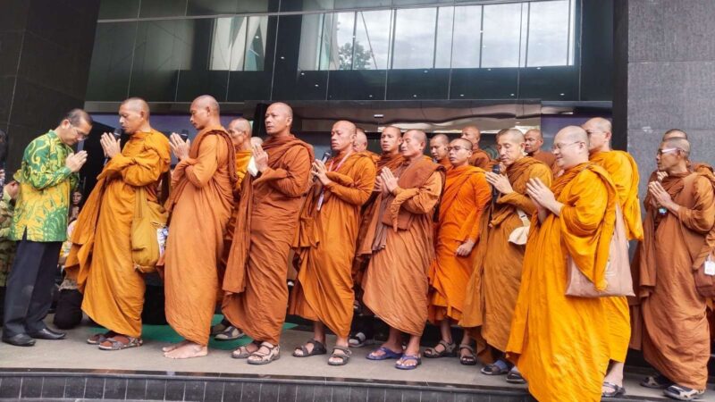 Sebuah Tradisi Kuno, Perjalanan Thudong dari Thailand ke Candi Borobudur (Foto: Dokumentasi/Ditjen Bimas Buddha Kemenag)