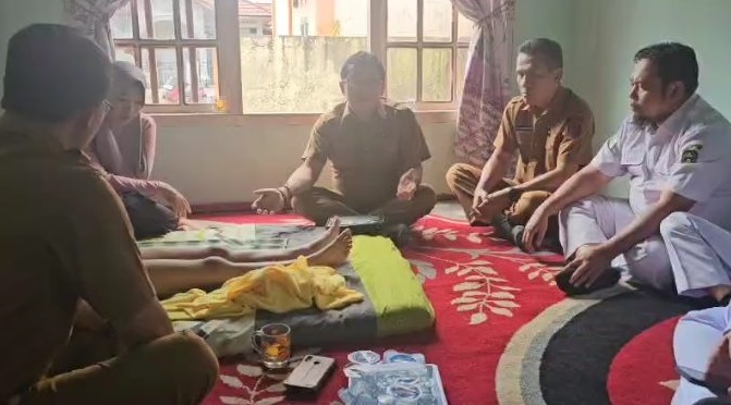 Dinkes Kerinci bersama Puskesmas Mengunjungi Pasien. 