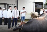 Polda Jambi Gelar Qurban dan Distribusi Daging Qurban Kepada Jajaran dan Masyarakat Sekitar (Dok. Humas Polda Jambi)