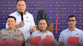 Wadir Reskrimsus Polda Jambi, AKBP Taufik Nurmandia saat Konferensi Pers.