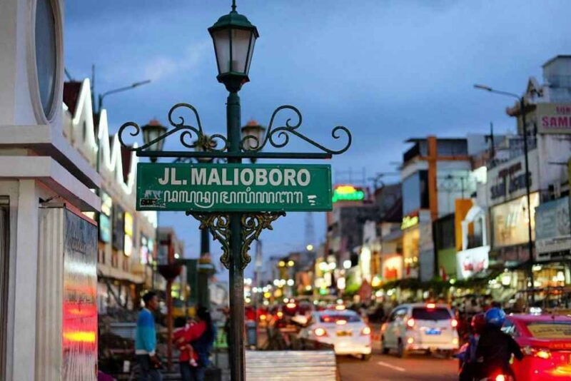 Jalan Malioboro Jogjakarta (Foto: Ig: awinawawii2)