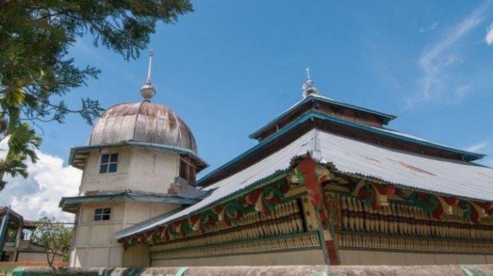 Masjid Keramat Pulau Tengah Kerinci (Foto: Google)