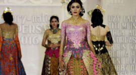 Kebaya Modern, Simbol Elegansi Wanita Indonesia yang Kembali Populer (Foto: Istimewa)