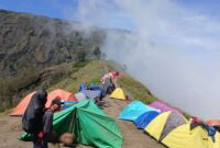 Suasana pendakian di Pelawangan Dua, Gunung Rinjani (Foto: RRI/Halwi)