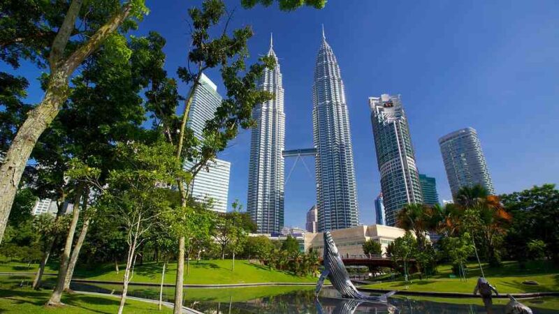 7 Wisata Malam di Malaysia yang Wajib Dikunjungi: Menikmati Keindahan Negeri Jiran Saat Hari Menjelang Gelap. (Foto: expedia.com.au)