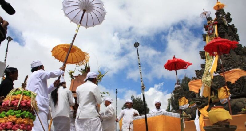 10 Destinasi Ritual Paling Unik di Indonesia. (Foto: meramuda.com)