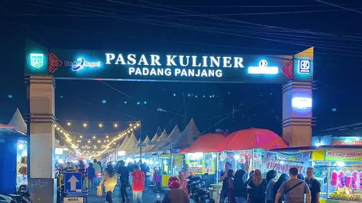 Surga Kuliner Malam di Padang Panjang: Nikmati Sensasi Jajanan Khas yang Menggoda Selera! (Foto: Google)