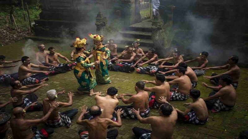 10 Wisata Malam di Bali yang Tak Boleh Dilewatkan, Dari Tradisi hingga Hiburan Modern. (Foto: selasar.com)