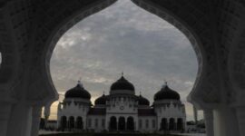 Panduan Lengkap Wisata Syariah di Indonesia untuk Liburan Ramah Muslim (Foto: bithe.co)