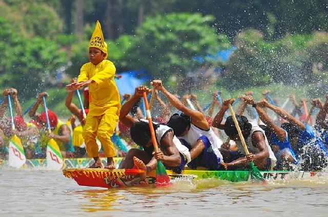 Festival Pacu Jalur 2025 di Kuantan Singingi: Atraksi Budaya dengan 1,5 Juta Pengunjung. (Foto: Google)