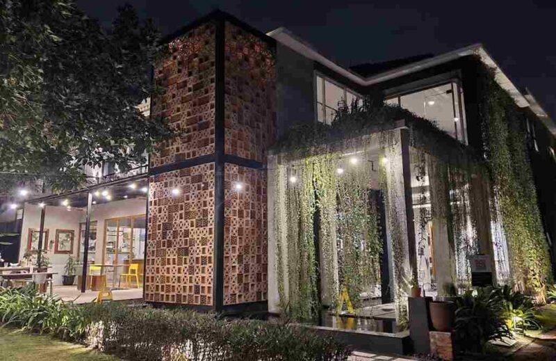 Bruno Cafe in the Park: Tempat Nongkrong Asri di Tengah Kota Jakarta (Foto: beritajelajah.com)