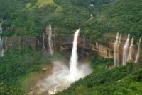 Curug Minger Gunung Slamet - Surga Tersembunyi di Lereng Gunung Tertinggi Jawa Tengah. (Foto: wisatalombok.co.id)