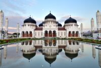 Liburan Halal? Ini Dia Rekomendasi Destinasi Wisata Syariah di Indonesia. (Foto: visitsoutheastasia.travel)