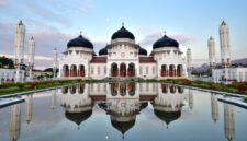 Liburan Halal? Ini Dia Rekomendasi Destinasi Wisata Syariah di Indonesia. (Foto: visitsoutheastasia.travel)