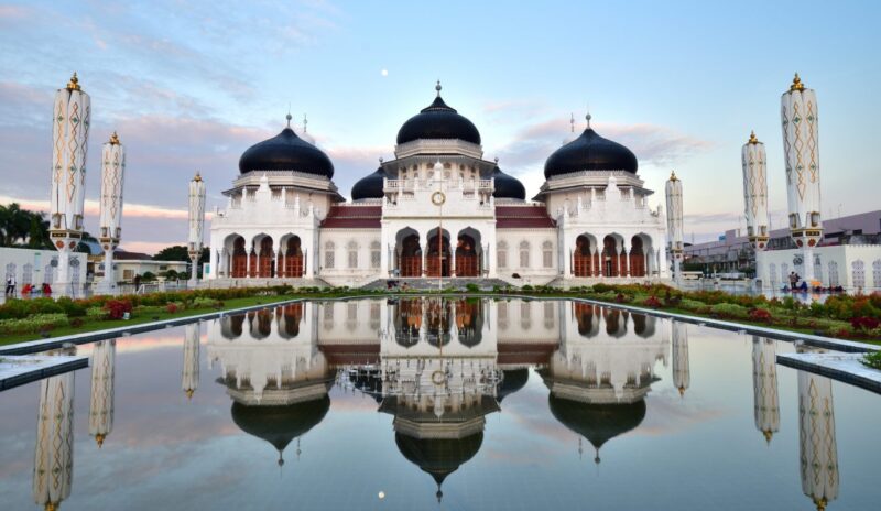 Liburan Halal? Ini Dia Rekomendasi Destinasi Wisata Syariah di Indonesia. (Foto: visitsoutheastasia.travel)