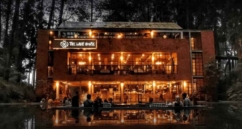 The Lake House Bogor: Sensasi Kuliner di Tengah Kolam dan Hutan Sejuk. (Foto: bogorreview)