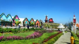 Pesona Flora Santerra Batu Malang: Surga Taman Bunga dan Wahana Keluarga. (Foto: beritajelajah)