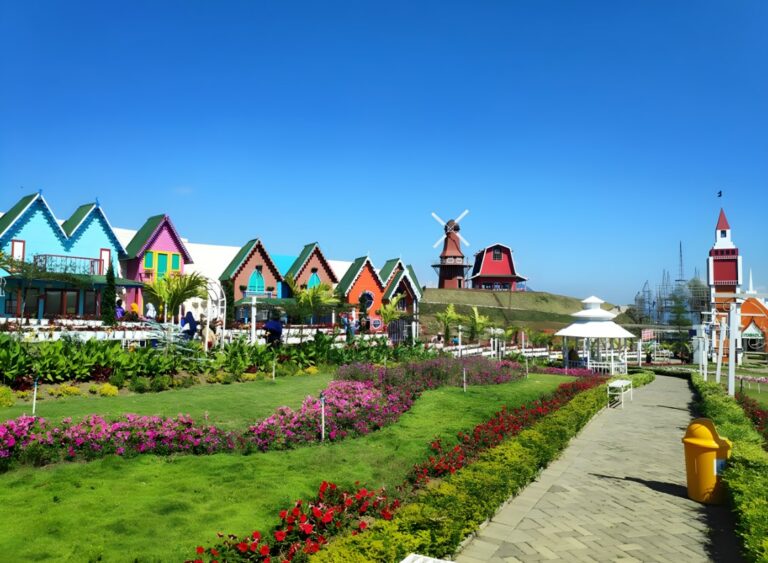 Pesona Flora Santerra Batu Malang: Surga Taman Bunga dan Wahana Keluarga. (Foto: beritajelajah)