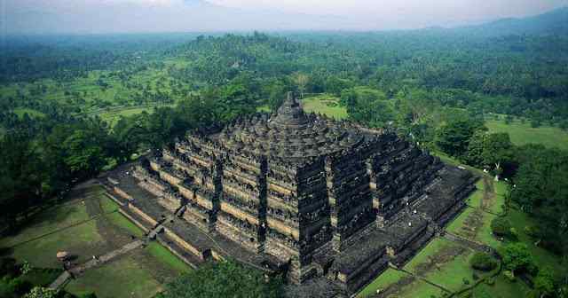 Mengenal Candi Borobudur: Sejarah Lengkap, Harga Tiket, dan Waktu Terbaik Berkunjung. (Foto: silmuku.blogspot.com)