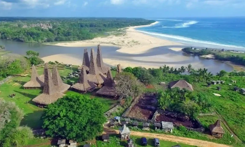 Pesona Sumba NTT: Surga Alami dengan Budaya Kuat dan Keindahan Kuda Sandalwood. (Foto: parboaboa)