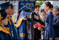 Menteri Pariwisata Widiyanti Putri Wardhana hadir secara langsung dalam acara wisuda di Kampus Poltekpar Makassar, Sulawesi Selatan. (Foto: ANTARA)
