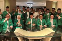 Muhamad Mardiono (tengah duduk) terpilih kembali secara aklamasi dalam Muktamar X PPP yang dihelat di kawasan Ancol, Jakarta Utara, 27 September 2025. (Foto: Tempo/Ervana)