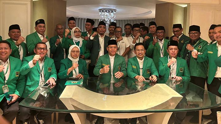 Muhamad Mardiono (tengah duduk) terpilih kembali secara aklamasi dalam Muktamar X PPP yang dihelat di kawasan Ancol, Jakarta Utara, 27 September 2025. (Foto: Tempo/Ervana)