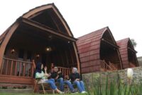 The Hills Kerinci Resort dengan Panorama Spektakuler Gunung Kerinci (Foto: booking)
