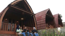The Hills Kerinci Resort dengan Panorama Spektakuler Gunung Kerinci (Foto: booking)