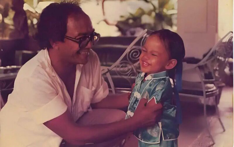 Sutradara film G30SPKI, Arifin C. Noer dan anaknya, Nazira C. Noer (Foto: Instagram/@naziracnoer)