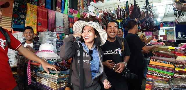 Ilustrasi. Panduan Lengkap Tempat Beli Oleh-Oleh di Lombok yang Wajib Dikunjungi. (Foto: travelounge)