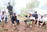 Walikota Sungai Penuh Pimpin Goro Taman Bunga Puti Senang