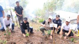Walikota Sungai Penuh Pimpin Goro Taman Bunga Puti Senang