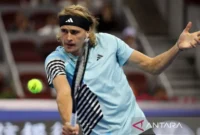 Arsip Foto - Petenis Jerman Alexander Zverev vs  Rusia Daniil Medvedev dalam laga babak semi final Turnamen Tenis China Open, di National Tennis Center, Beijing, China, Selasa (3/10/2023). (Foto: ANTARA FOTO/REUTERS/Florence LO/hp/am)
