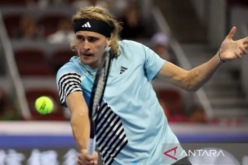 Arsip Foto - Petenis Jerman Alexander Zverev vs  Rusia Daniil Medvedev dalam laga babak semi final Turnamen Tenis China Open, di National Tennis Center, Beijing, China, Selasa (3/10/2023). (Foto: ANTARA FOTO/REUTERS/Florence LO/hp/am)