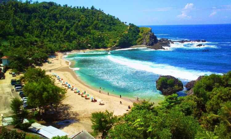 Pesona Pantai Siung Gunung Kidul: Surga Panjat Tebing, Alam Liar, dan Cerita Tersembunyi. (Foto: itrip)
