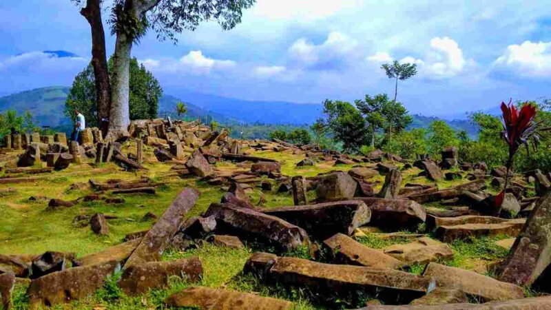 Situs Gunung Padang. (Foto: travelspromo)