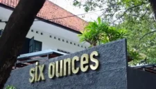 Nongkrong di Six Ounces Coffee: Tempat Favorit untuk Pecinta Kopi dan Suasana Cozy (Foto: ajourneybespoke)