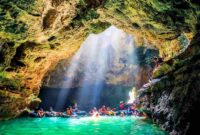 Gua Pindul: Wisata Cave Tubing Menyusuri Sungai Bawah Tanah di Gunungkidul (Foto: academicindonesia)