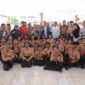 Menteri Lingkungan Hidup Hanif Faisol Nurofiq (tengah jas biru) saat mengunjungi sekolah Rakyat di di Kabupaten Tabanan, Bali (Foto: KLH)