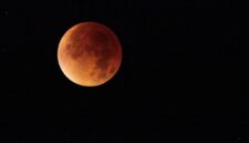 Ilustrasi gerhana Bulan total. (Foto: Pixabay)