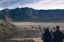Panduan Bulan Madu Romantis Bromo Tengger Semeru: Menjemput Cinta di Atas Awan. (Foto: wallpapers)
