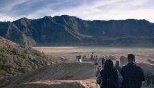 Panduan Bulan Madu Romantis Bromo Tengger Semeru: Menjemput Cinta di Atas Awan. (Foto: wallpapers)