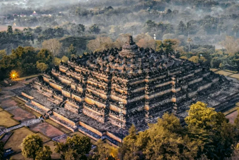 Ilustrasi. 8 Destinasi Wisata Domestik Trending yang Mendefinisikan Ulang Pesona Indonesia. (Foto: Google)