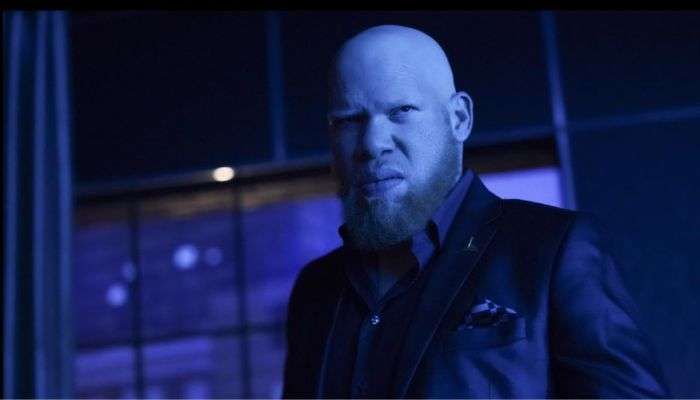 Marvin Jones III dalam adegan di film 'Black Lightning' (2018) (Foto: IMDb)