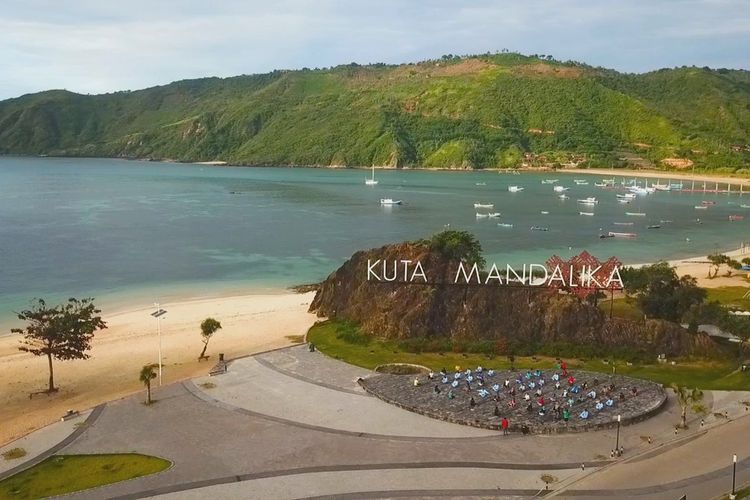Pantai Kuta Mandalika