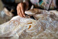 Ilustrasi. Hari Batik Nasional 2025: Makna, Cara Merayakan, dan Sejarahnya. (Foto: mamikos)