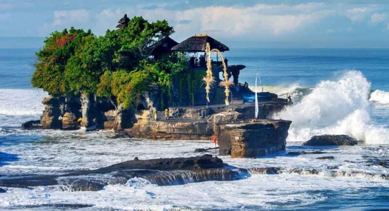Objek Wisata Tanah Lot, Bali (Foto: Tanahlot.id)